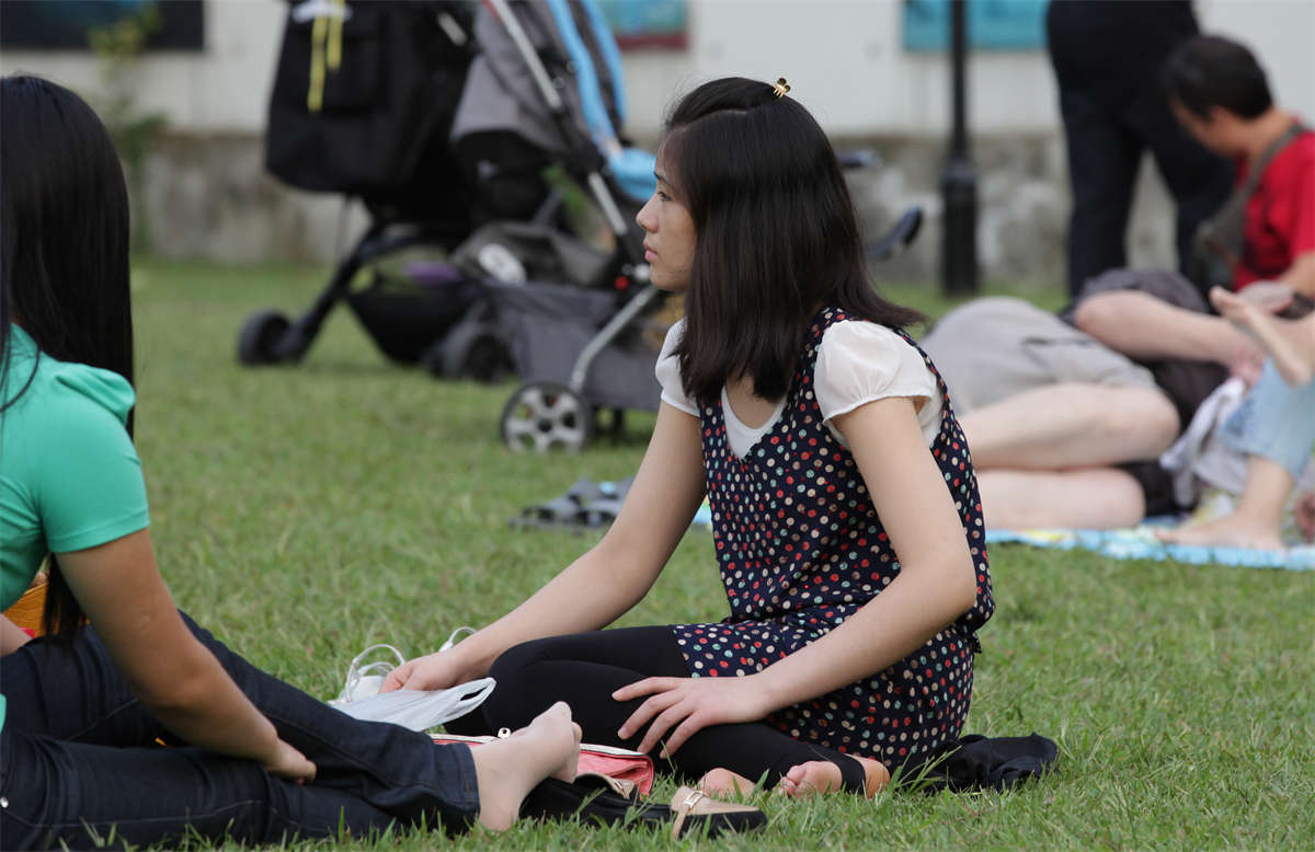 踏青公园街拍系列no 519 虽是踩脚袜 但不妨碍对美足细细观赏 魅丝社 专注分享美女写真名站摄影图集 踏青公园街拍系列no 519 虽是踩脚袜 但不妨碍对美足细细观赏 魅丝社 专注分享美女写真名站摄影图集